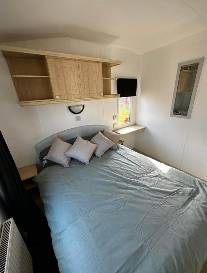 2 Bedroom Caravan With Sea Views Eastchurch Kültér fotó