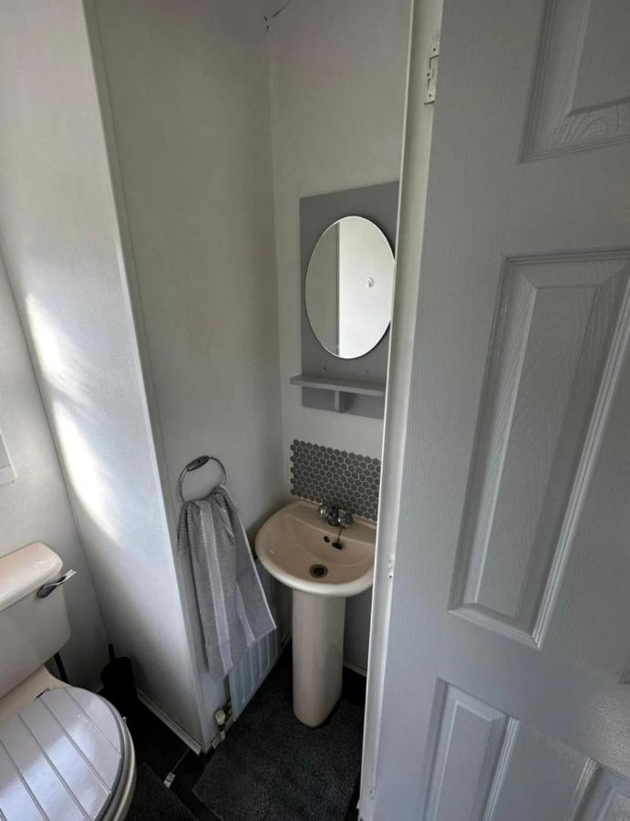 2 Bedroom Caravan With Sea Views Eastchurch Kültér fotó